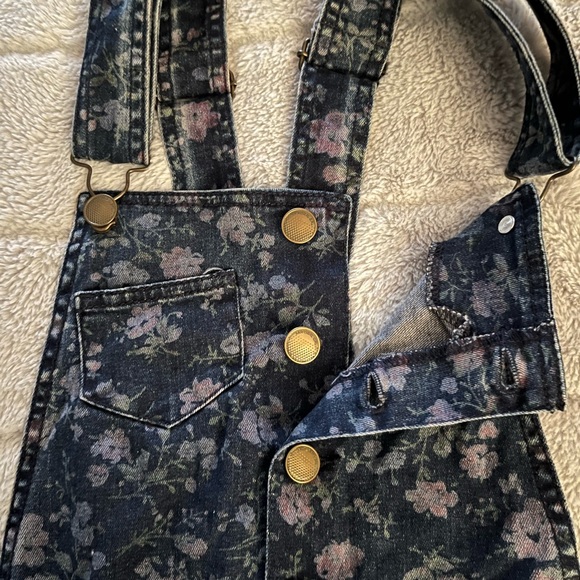 Material Girl floral print denim overall shorts - Picture 4 of 5